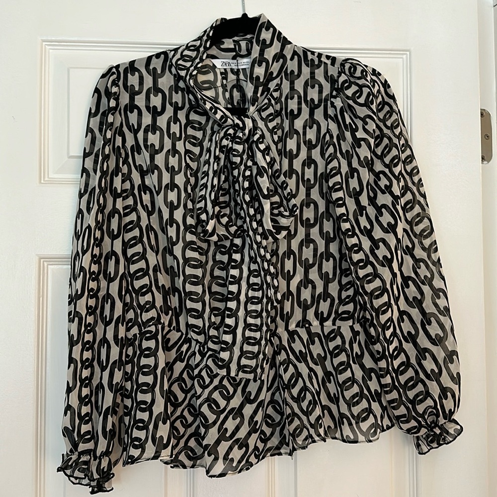NWT Zara Blouse, Black Chain, Size M